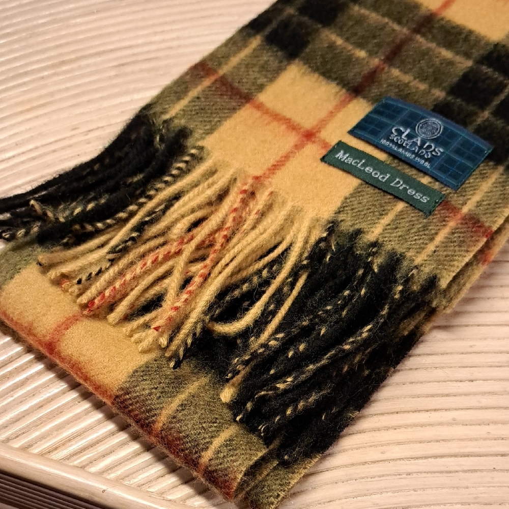 Clans Of Scotland Macleod Tartan Lambswool Scarf. New.